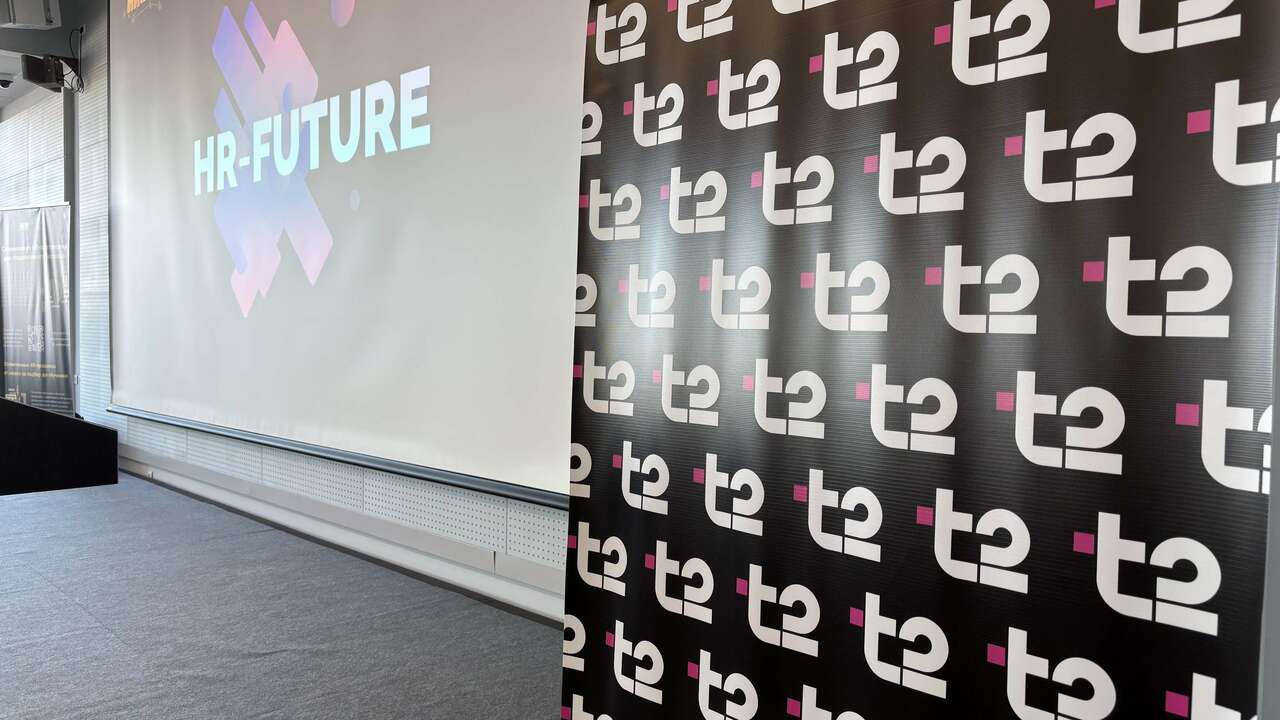 T2, российский оператор мобильной связи, принял...