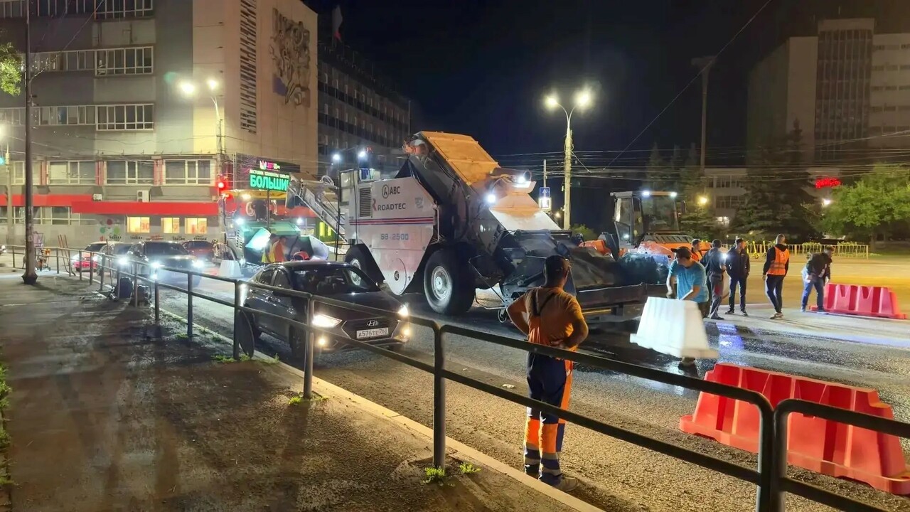 В Самаре на Московском шоссе стартовала укладка асфальта на новом участке Одновременно продолжается фрезерование старого ...