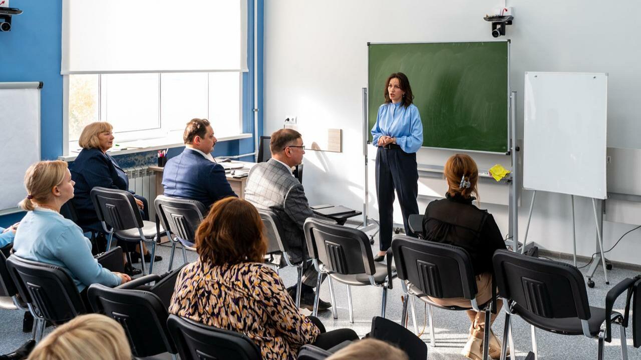 Среди выпускников - главврач тольяттинской поли...