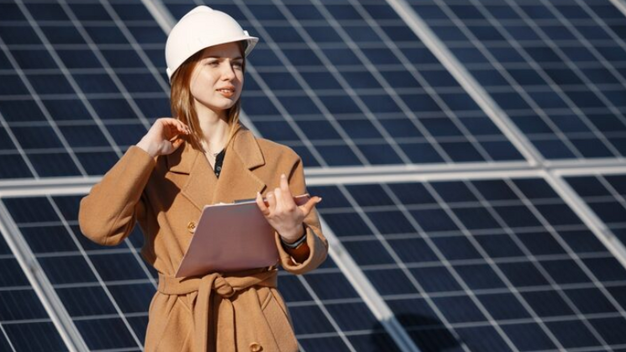 В МИСИС повысили стабильность перовскитных солнечных элементов до 1000 часов Команда создала более устойчивый многослойный м...