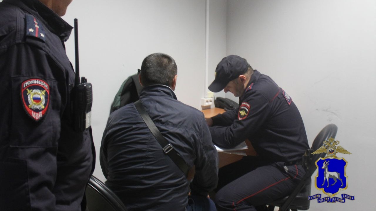 Полиция Тольятти раскрыла кражу через анализ видеозаписей и проверку комиссионок Подозреваемый был оперативно задержан полицейскими