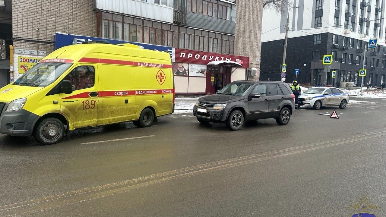 Suzuki под управлением 42-летней женщины сбил п...