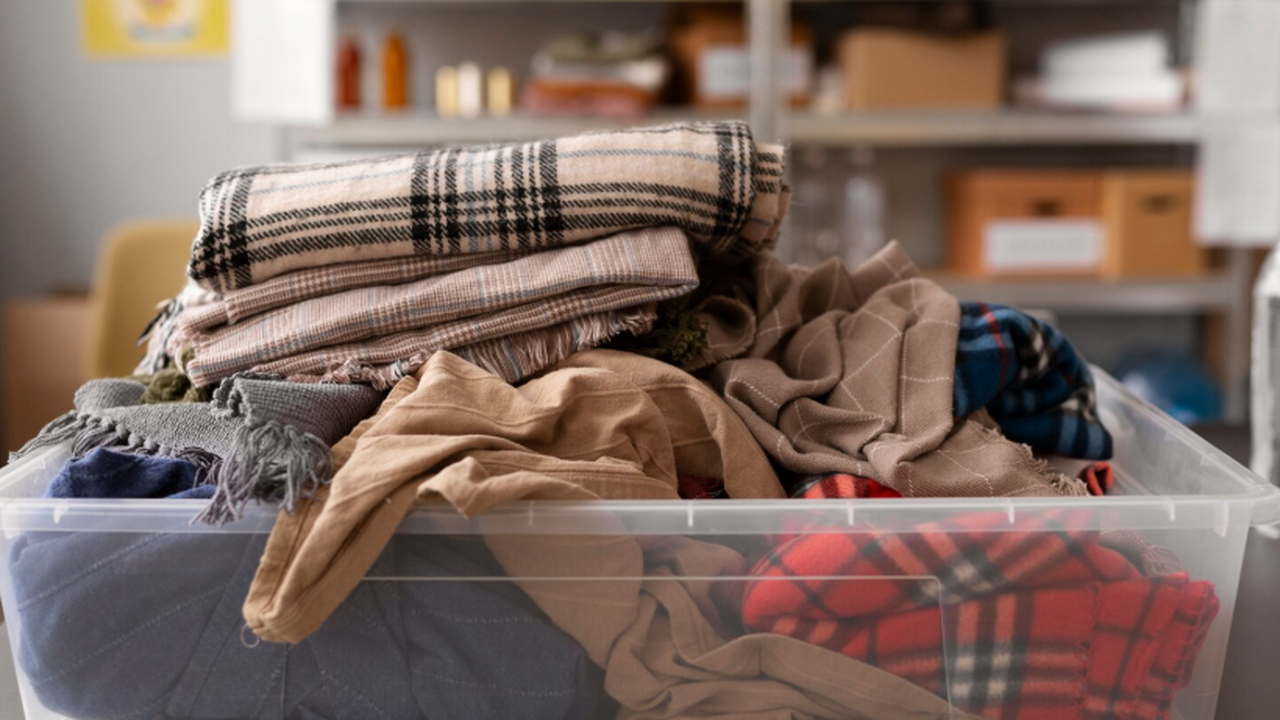 В РПЦ объяснили, что делать с вещами умершего по церковным правилам Церковь призывает относиться к вещам умершего н...