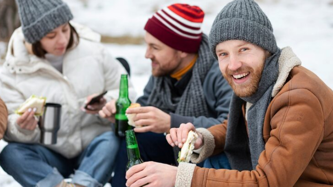 Врач назвал смертельно опасные эффекты алкоголя на морозе Врач рассказал, к каким угрозам для жизни прив...