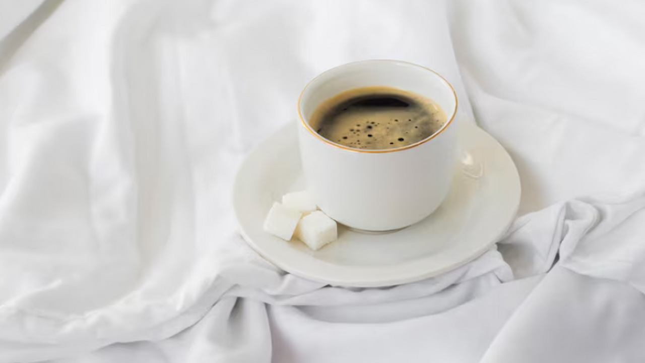 Исследование: баланс кофе, чая и воды связан с долгожительством Ученые описали ассоциацию между ежедневным пот...