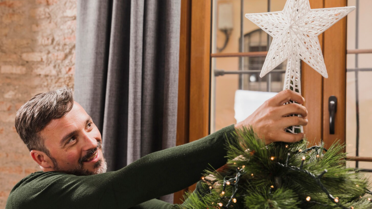 Священник рассказал об истории рождественской е...