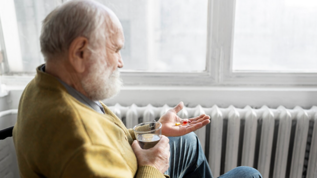 Вакцинация от лишая замедлила деменцию у пожилых в Уэльсе: данные Cell Вакцинация против опоясывающего лишая у пожилых...