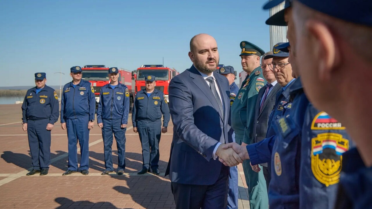 В четверг, 30 апреля, губернатор Вячеслав Федор...