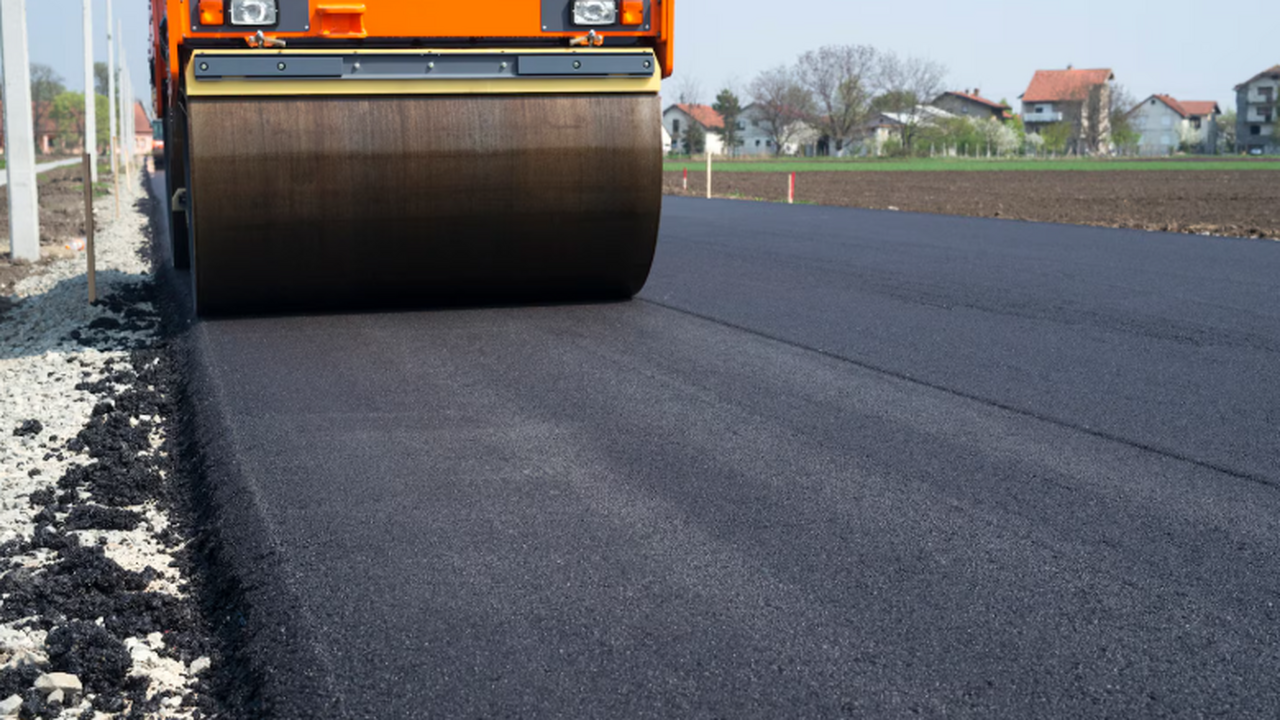 В Самаре на ремонт дорог и тротуаров в 2026 год...