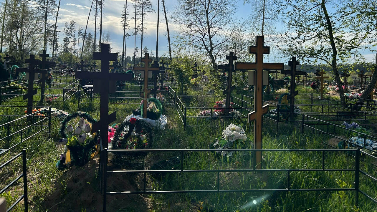 Священник Дмитрий Рощин в беседе с прихожанами ...