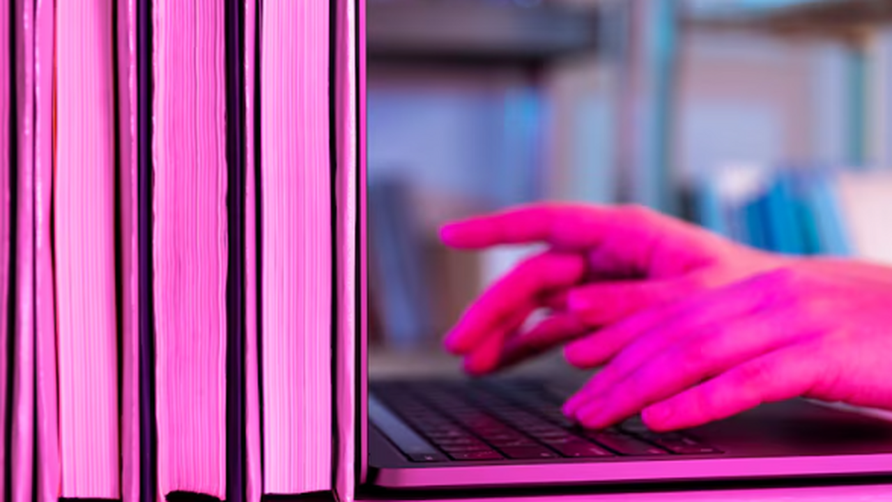 В проектах Wikipedia был выявлен самораспростра...