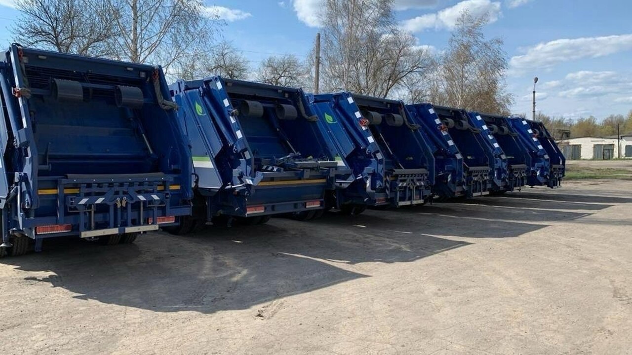 В Самарской области региональным оператором приобретено 30 новых мусоровозов Наличие машин в собственности оператора улучшит...