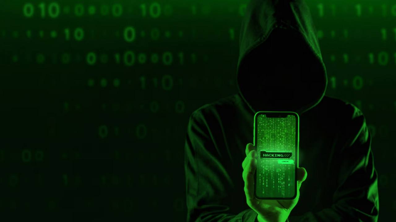 МВД: QR-коды на поддельных листовках ведут на фишинговый сайт Telegram Злоумышленники размещают поддельные объявления ...