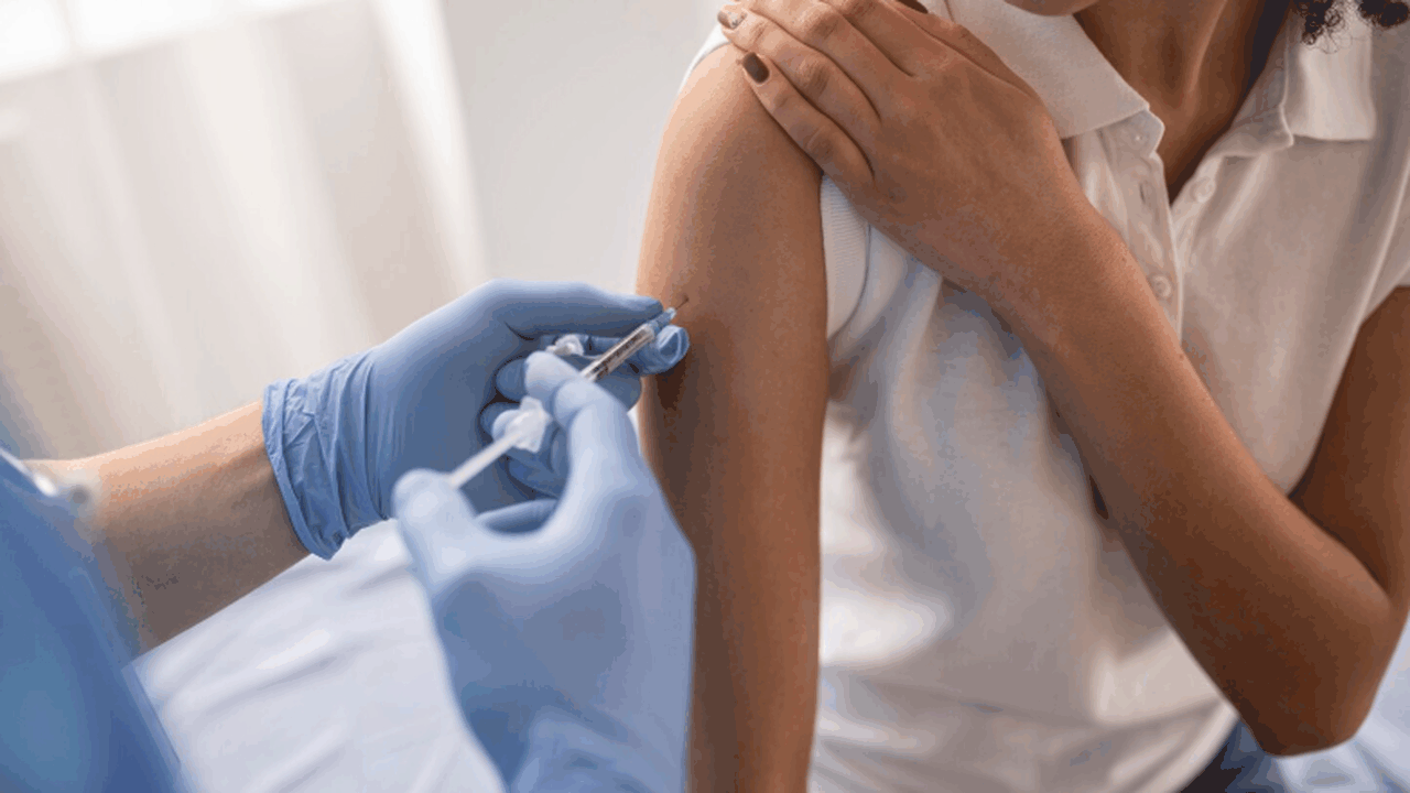 Инфекционист Владимир Неронов предупредил, что ...