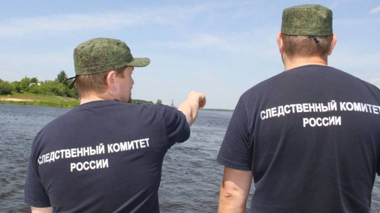 Вода стала алой: Катер проехался по сапбордистам в Самарской области - последствия очевидны В Самаре катер переехал и травмировал двух сапб...
