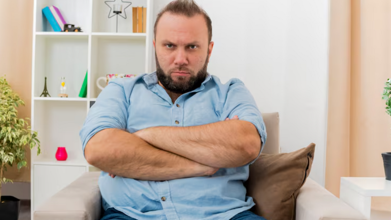 Накопление жира в области живота теснее связано...