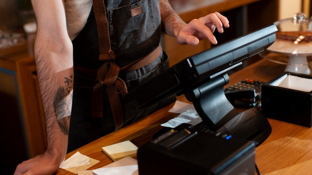 Бюджетные полки для ванной: что реально стоит п...