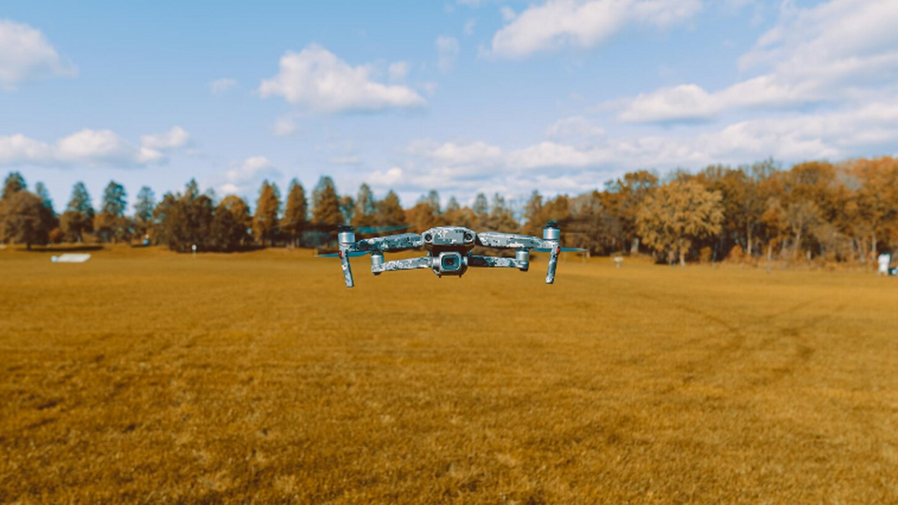 В СВАО создают систему автоматического взлёта и посадки дронов на катер Учёные РУТ и РАН разрабатывают систему для безо...