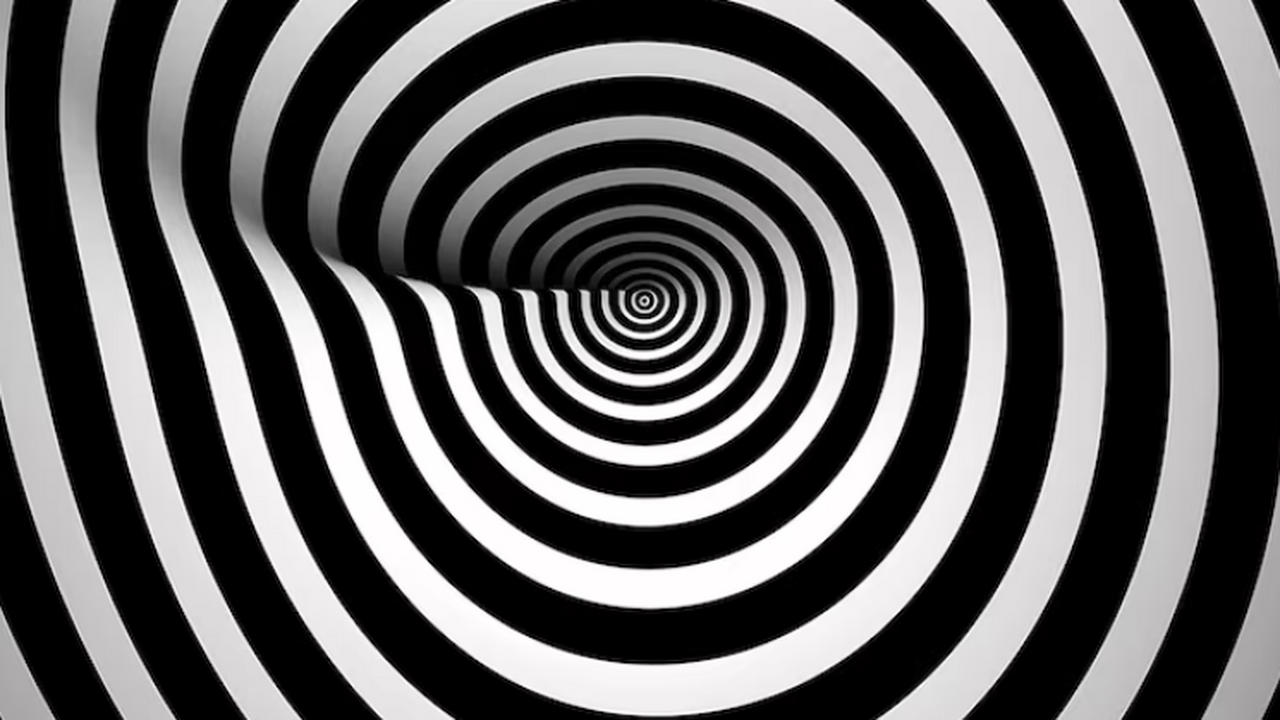 Священник Владислав Береговой в интервью RT зая...