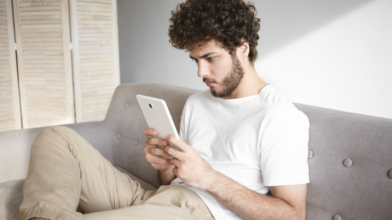 Бывший супруг, оформивший семейную группу Apple...