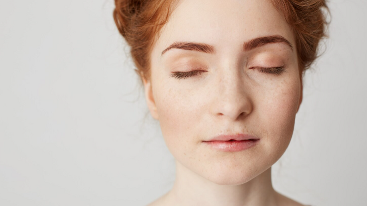 Случай синдрома гиперрастяжимых век у 39-летней...