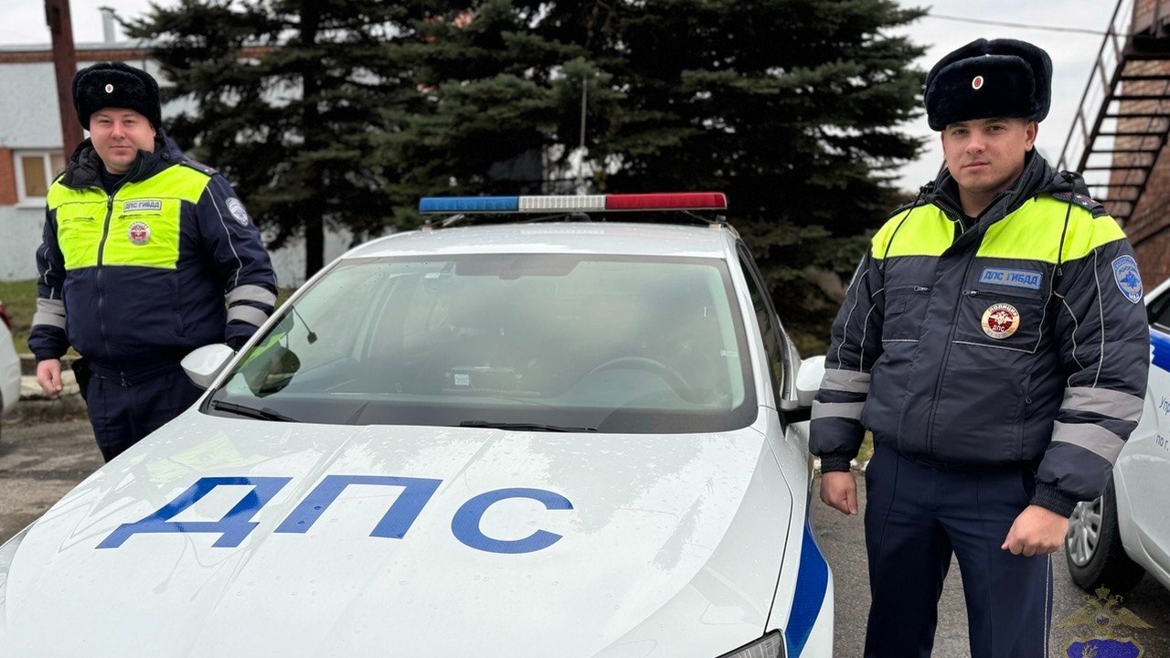 Инспекторы ДПС доставили женщину в роддом