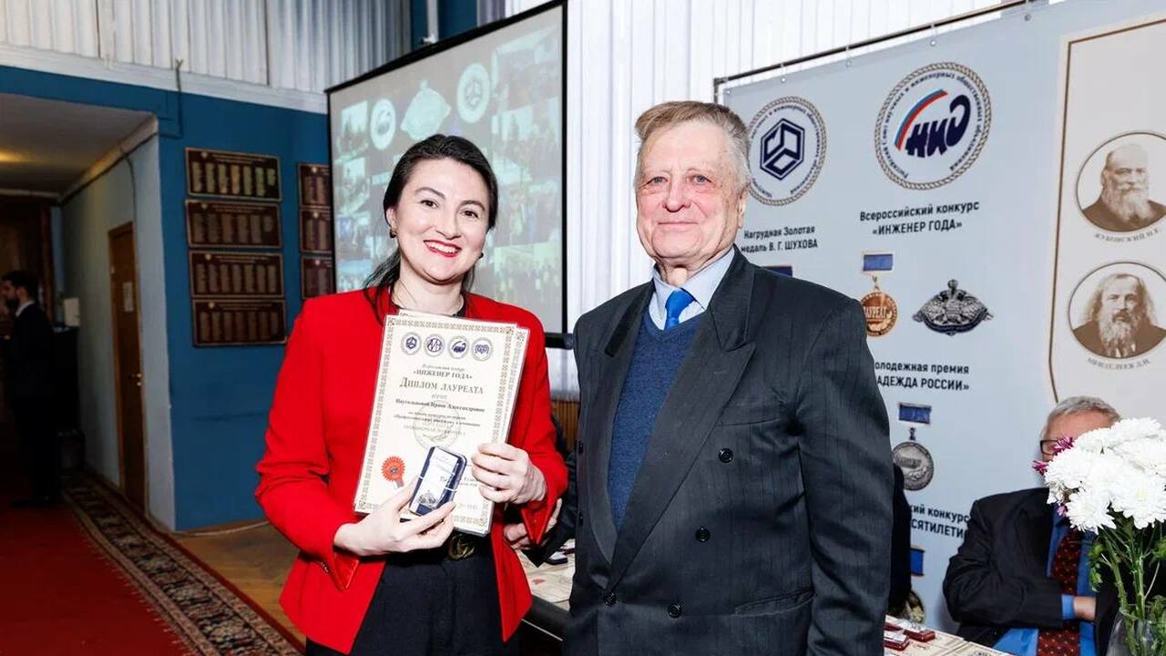 Наугольнова работает на кафедре экономики, орга...