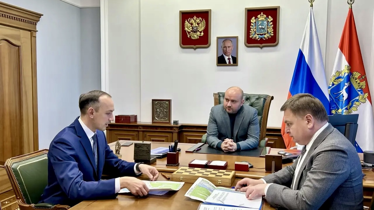 Губернатор Вячеслав Федорищев и гендиректор «Газпром межрегионгаз Самара» Виктор Скуфинский обсудили работу по газификации Самарской области Виктор Скуфинский подтвердил готовность газовой...