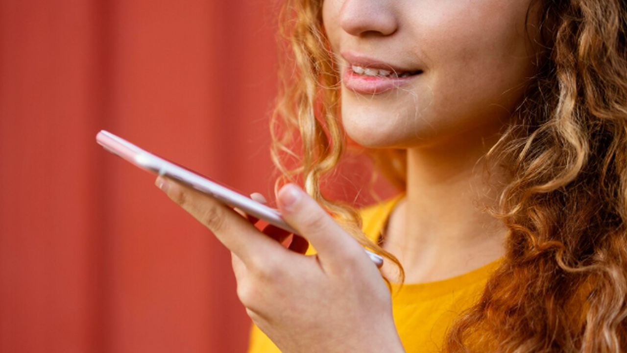 В России впервые выписали реальный штраф за оскорбление в личном голосовом сообщении Оскорбил голосом — заплатил: суд впервые наказа...