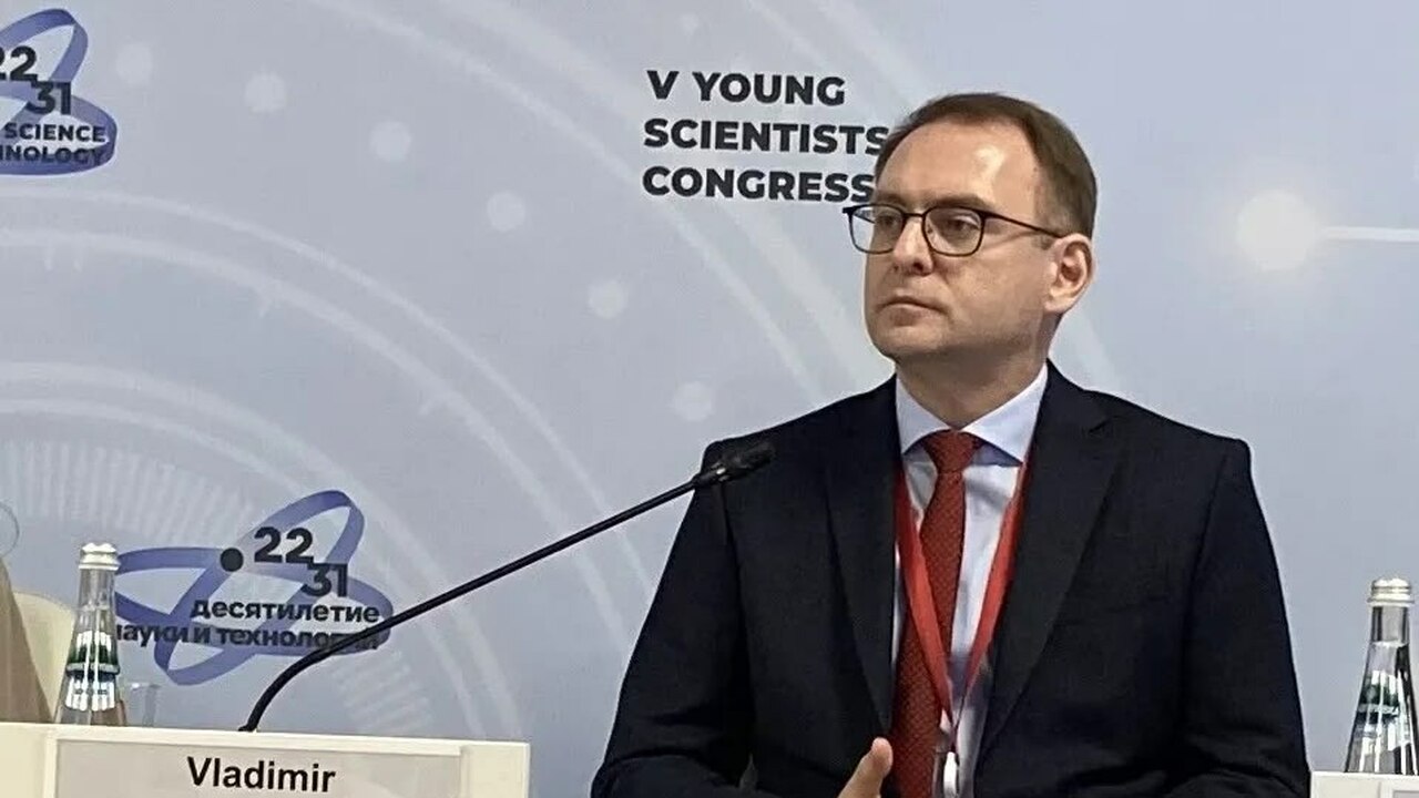 Об этом ректор вуза Владимир Богатырев рассказа...