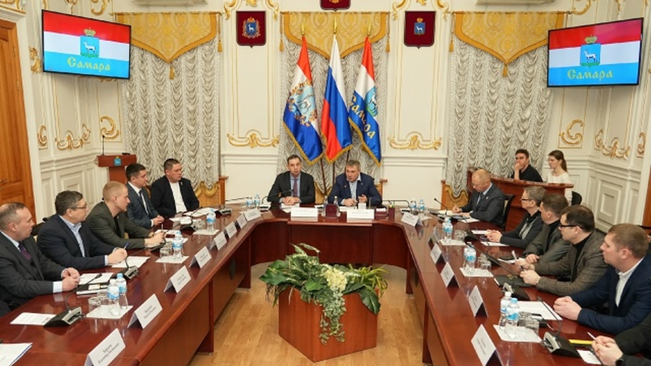 Глава Самары Иван Носков встретился с выпускник...