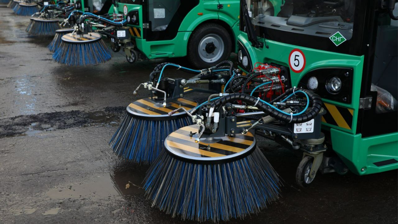 Новая техника выйдет на улицы города уже этой з...