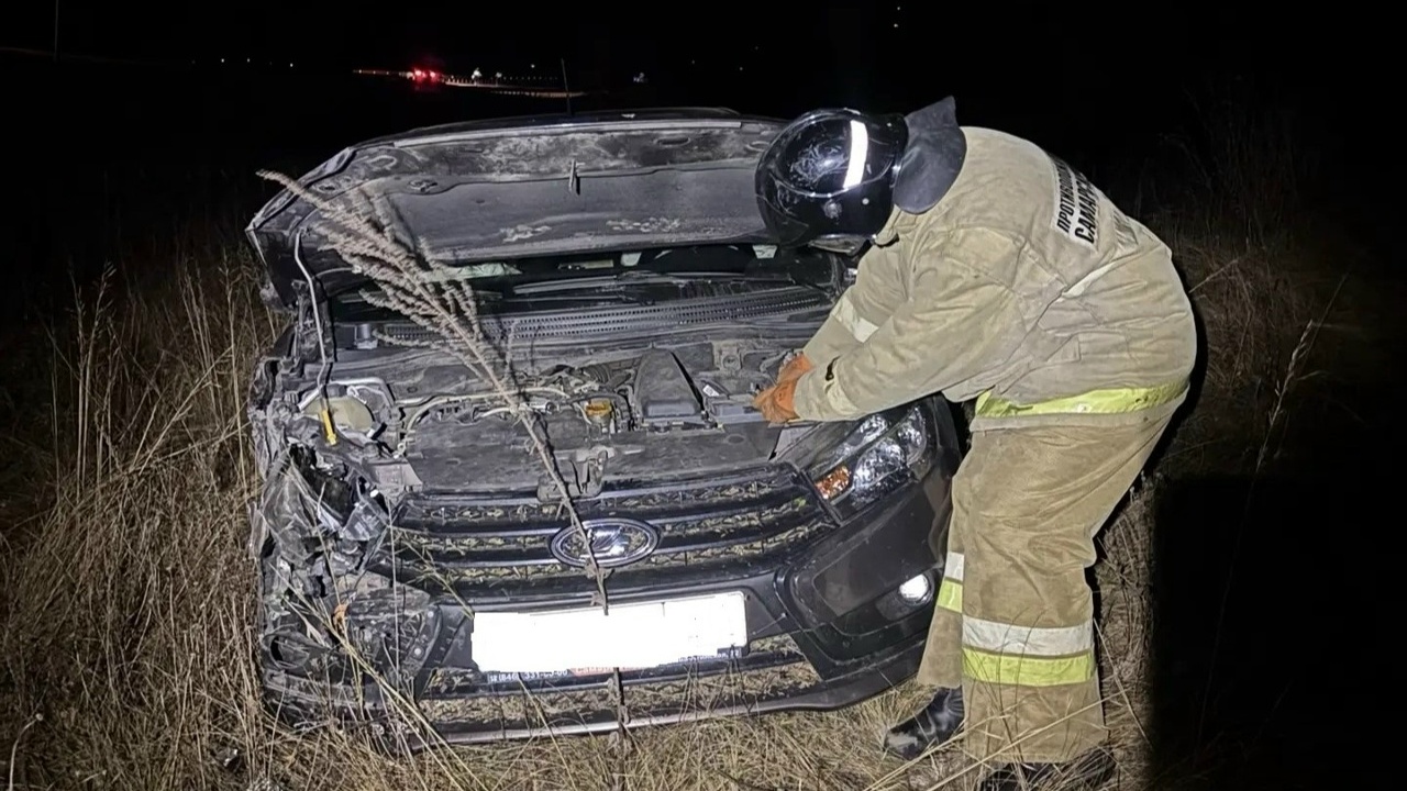 Три человека пострадали в ДТП с двумя Lada Vesta под Камышлой Обстоятельства происшествия устанавливают сотру...
