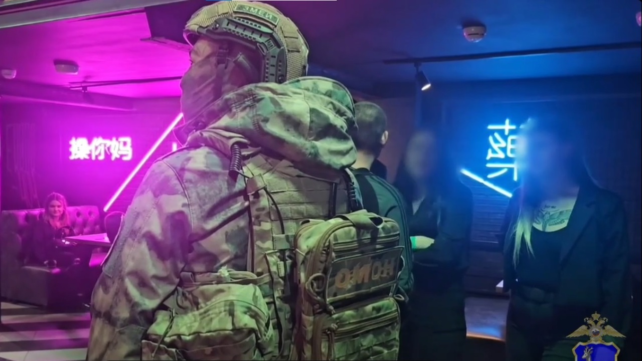 Помещения обследовали с помощью служебной собак...