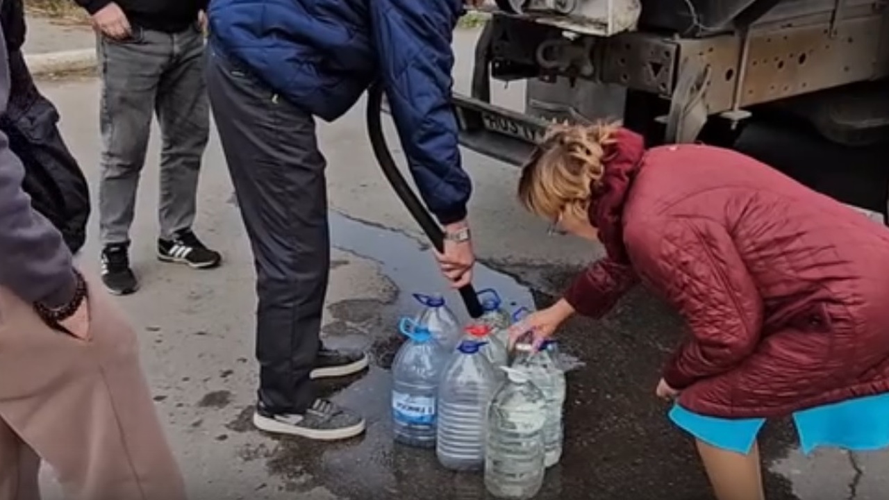 Шестой день более 3000 жителей остаются без воды