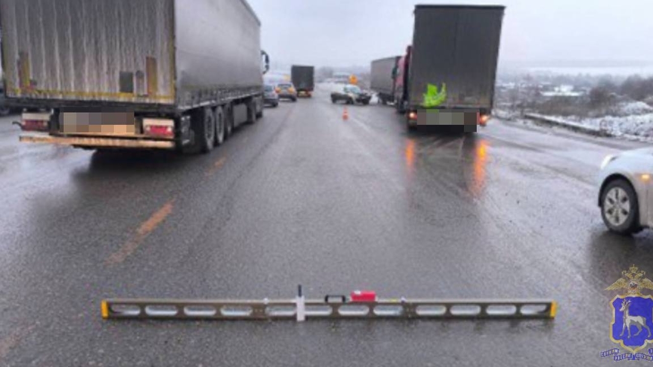 57-летний водитель Lada госпитализирован с мест...