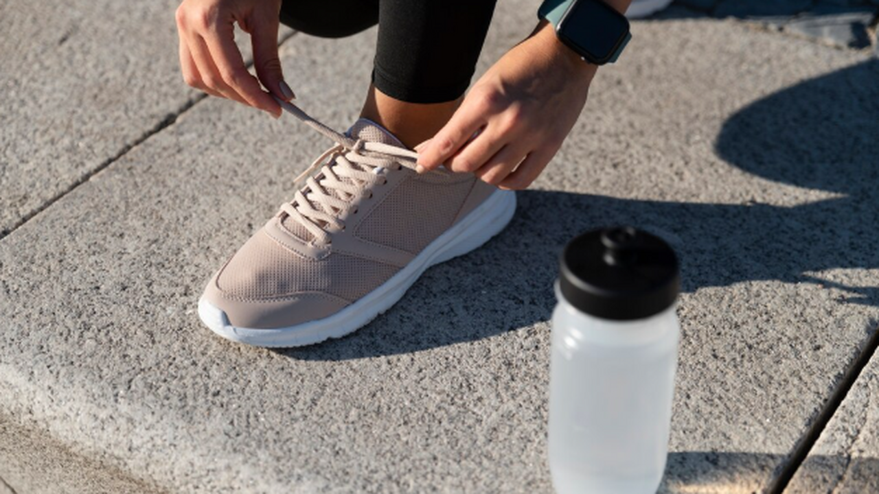 Вытворяю простой дедовский трюк с обувью — и не парюсь из-за гололеда, ни разу за зиму не упал Зимой город превращается в полосу препятствий: ...