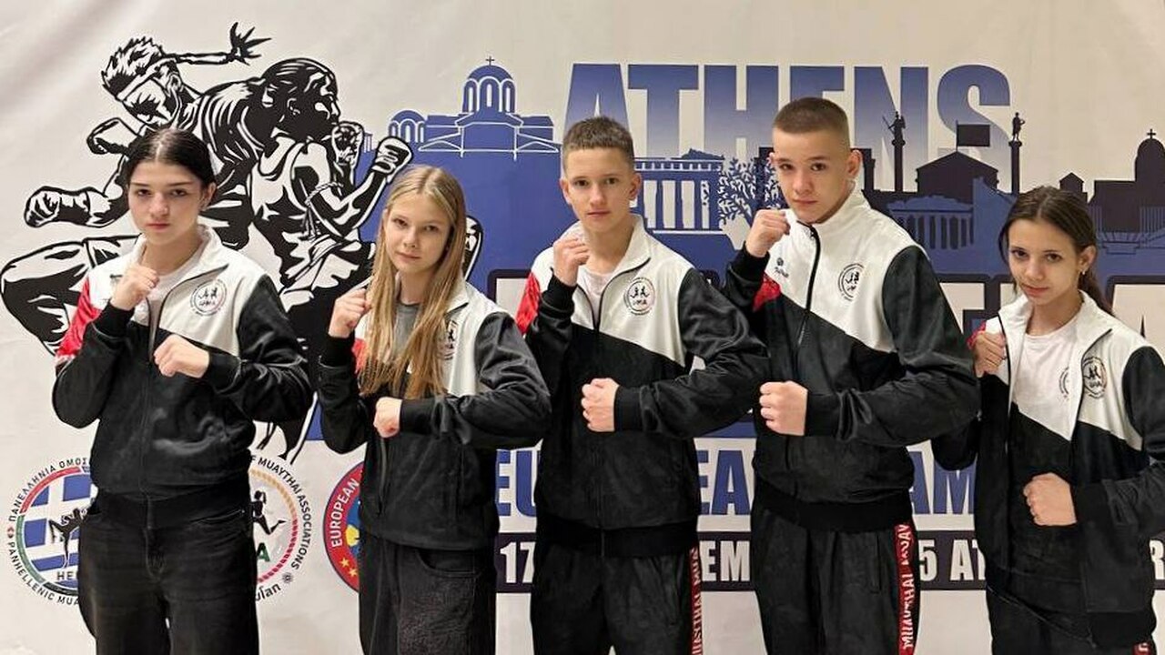 Самарские тайбоксеры принесли России три золота на чемпионате Европы в Афинах Высшую ступень пьедестала заняли три юные спорт...