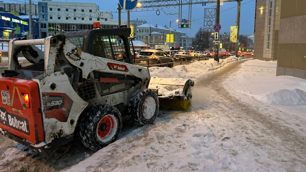 Мэр Самары анонсировал ужесточение контроля за парковкой в зимний сезон Автомобили, мешающие уборке снега, будут переме...
