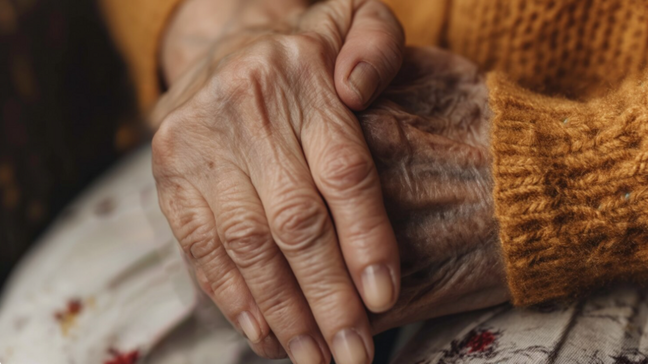 Врач Воробьев рассказал, в каком возрасте действительно начинается старость Врач Павел Воробьев рассказал, почему 60 лет не...