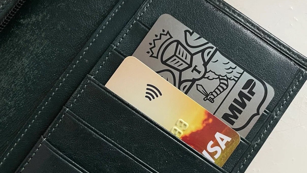 Эксперты рассказали, как оплачивать покупки при...