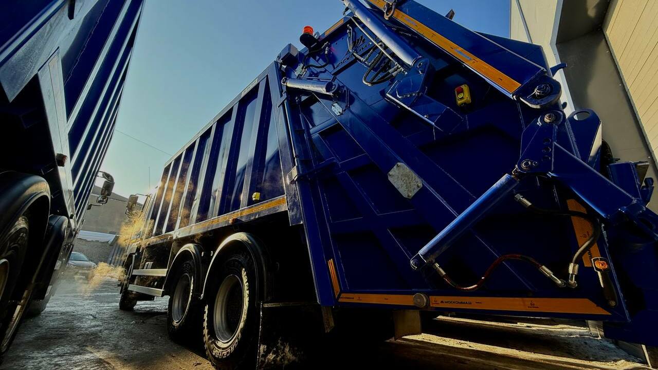 Приобретено 35 новых мусоровозов