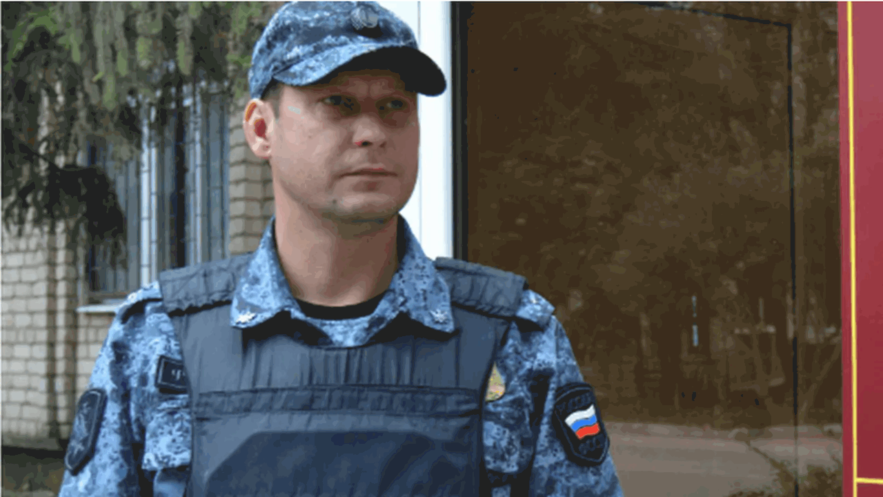 Тольяттинец заплатил 150 тысяч рублей за шрам, оставленный ножом на лице оппонента Сотрудники Федеральной службы судебных приставо...