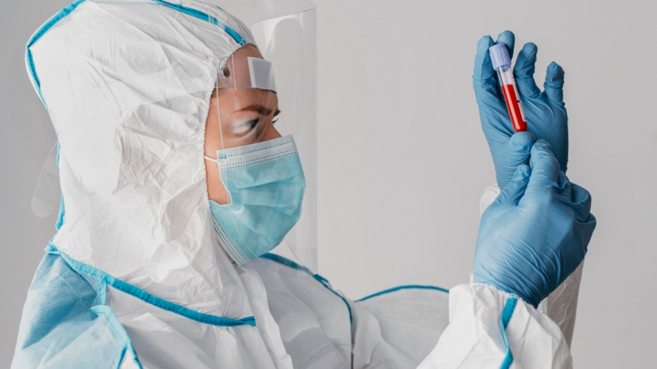 Вирус Марбург в Уганде проявляется кровотечения...