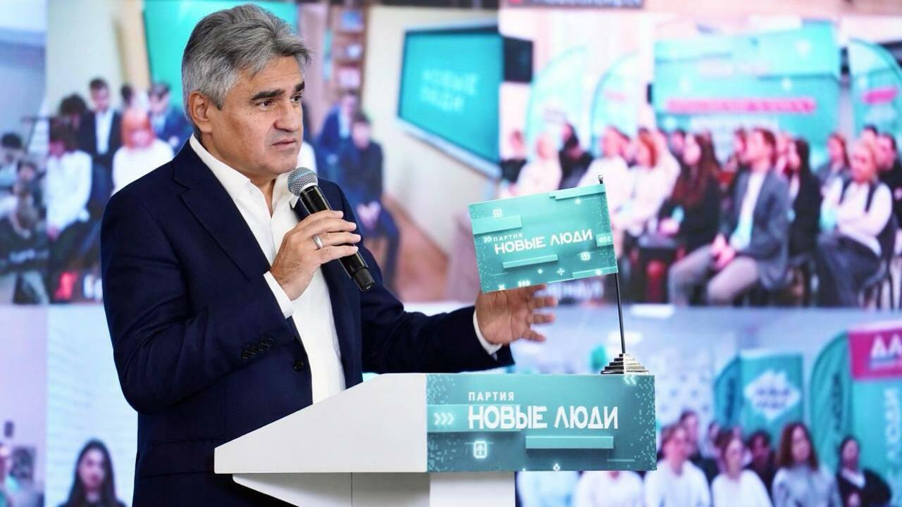 Роботы, ИИ и стартапы: в Самаре «Новые люди» обсудили сотрудничество инженеров и предпринимателей Самара присоединилась к всероссийскому телемост...