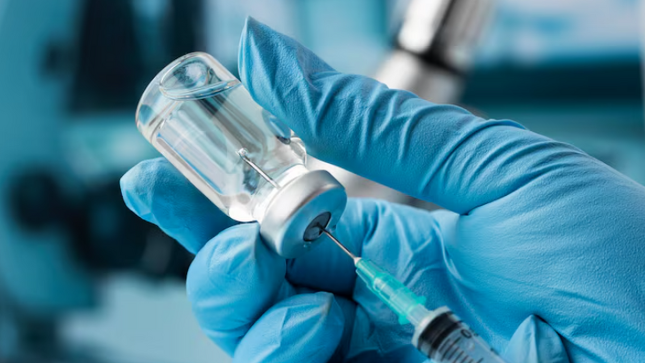 Гущин: российская онковакцина не содержит вирусных компонентов Российская мРНК-онковакцина против меланомы не ...