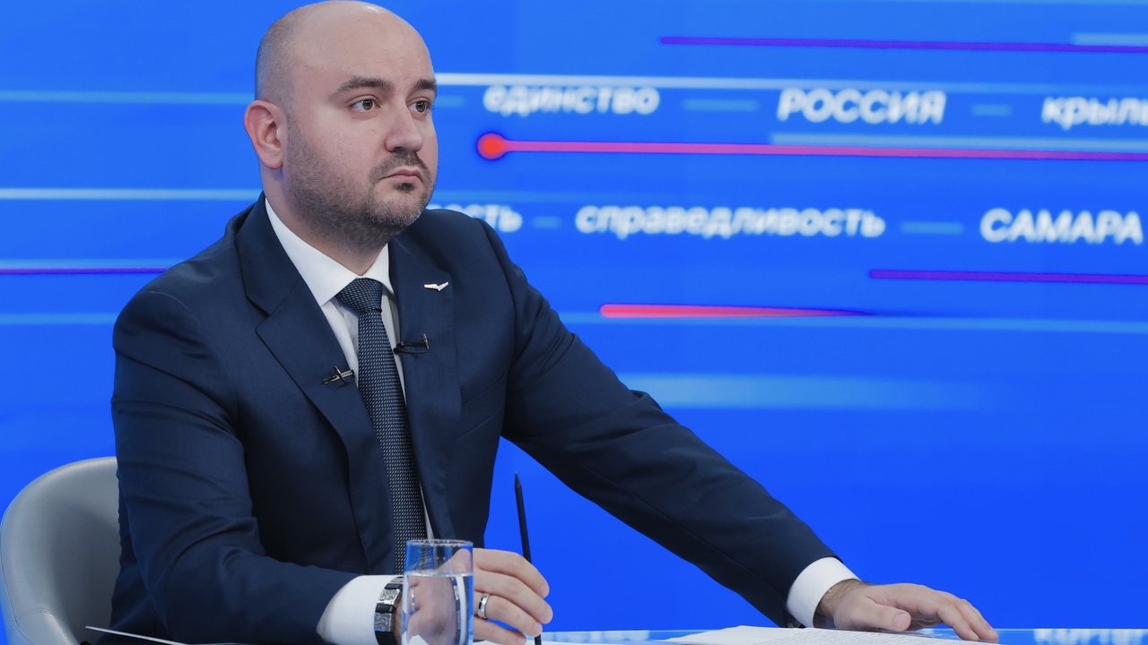 «Я всегда голосовал за тех, кто по-настоящему делает»: Вячеслав Федорищев — о предстоящих выборах В эфире «Прямой линии» на ГТРК «Самара» губерна...