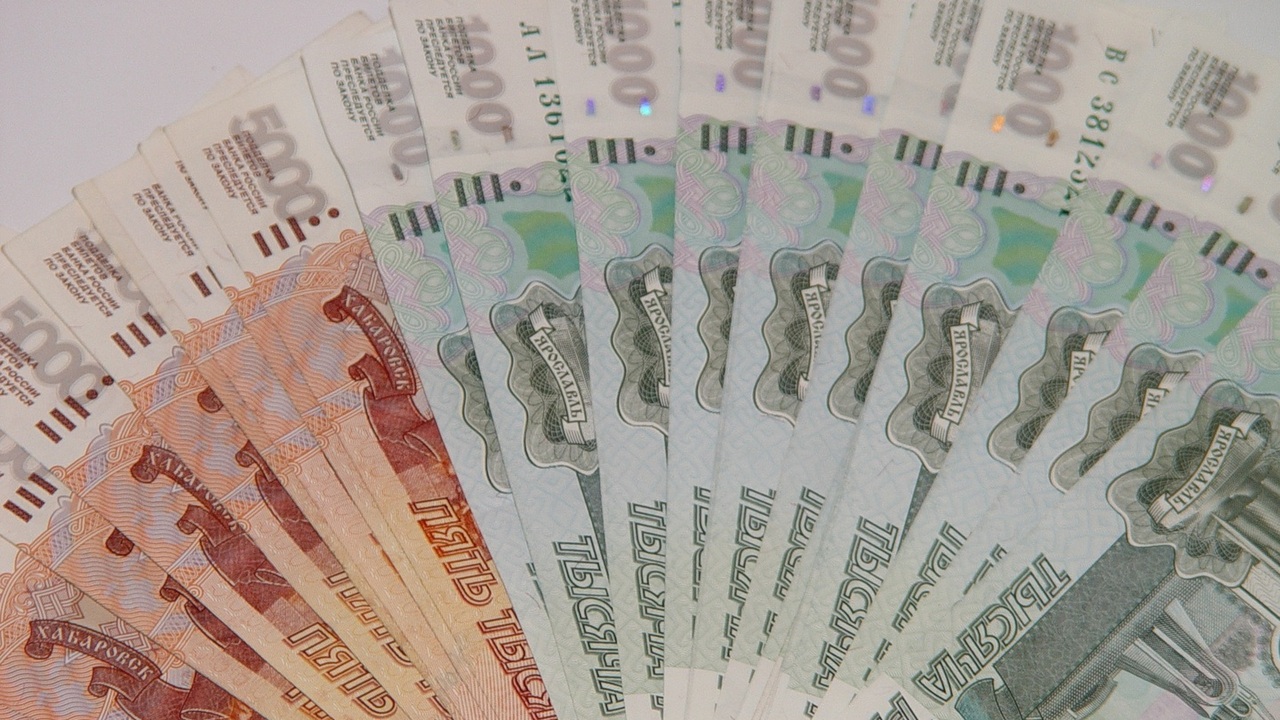 Иск о взыскании был подан прокурором по обращен...
