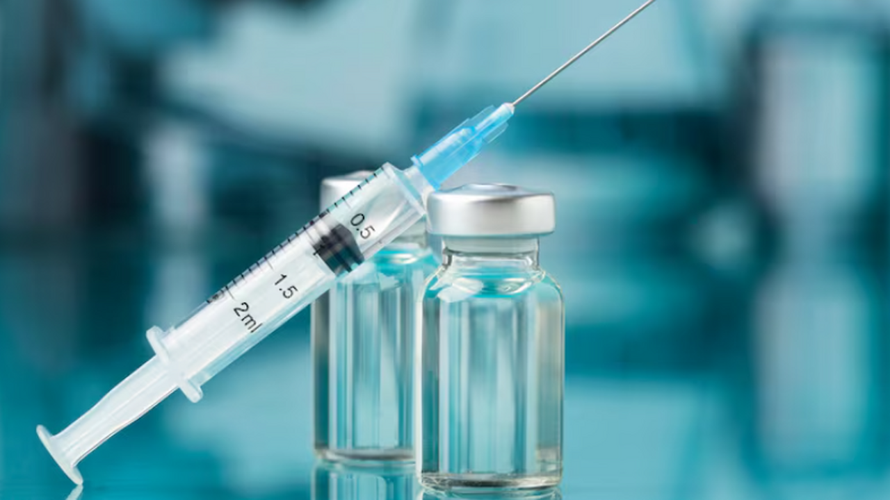 В мире начали создавать вакцину против одного из самых смертельных раков По информации онкологов, сегодня тестируются дв...