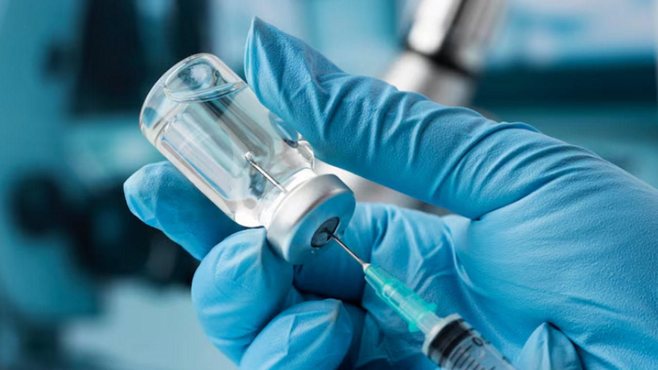 Минздрав одобрил «НЕООНКОВАК»: первая мРНК‑вакцина РФ против меланомы Министерство здравоохранения России выдало разр...